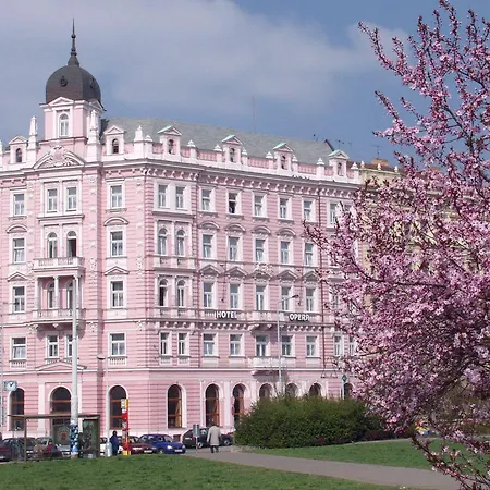 Szálloda Opera