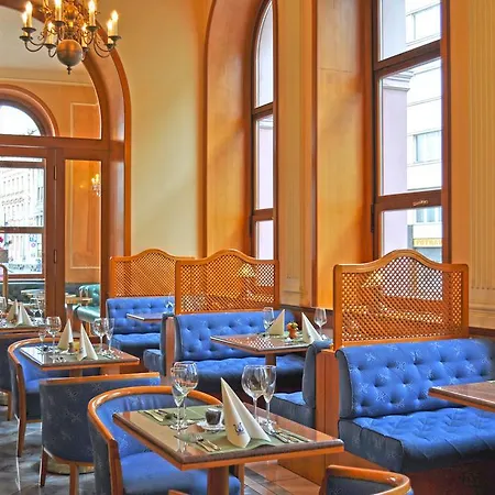 Opera Hotel
