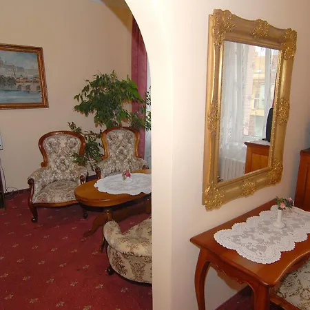 Opera Hotel 4*
