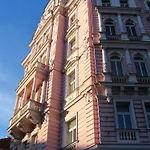 Opera Szálloda 4*